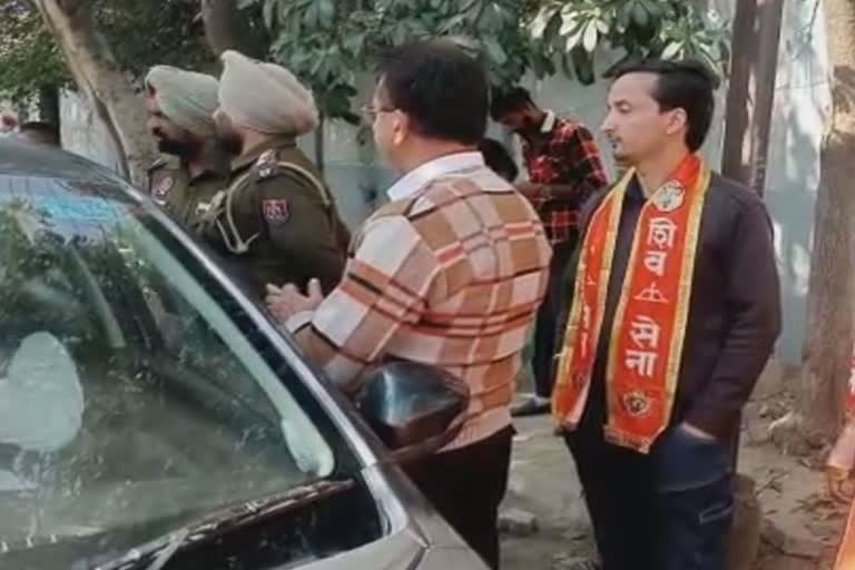 Police Arrest Shiv Sena Peotestors