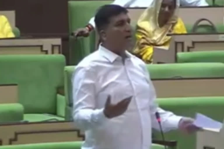 Ex minister Harish Choudhary demands caste census in assembly