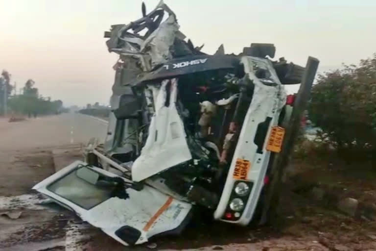 Several People lost lives when a Bus and a Truck Collided in Ambala