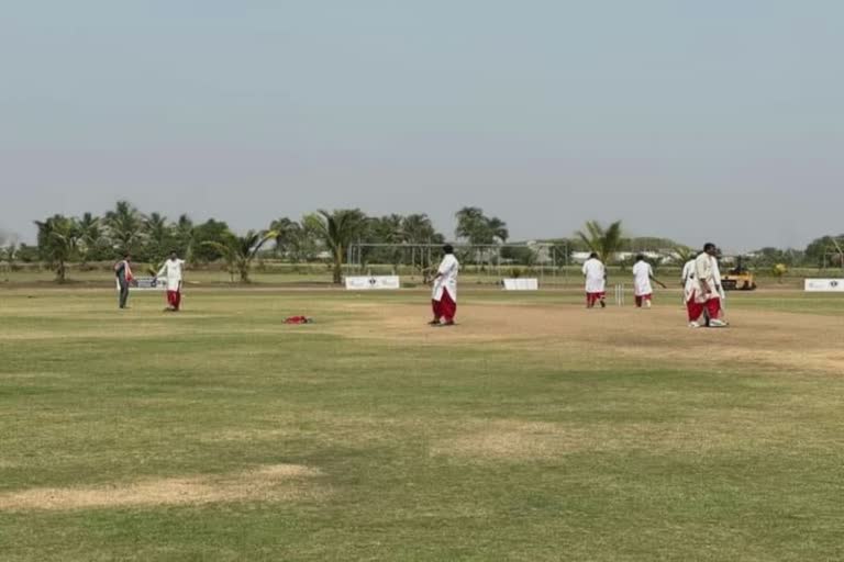 Rajkot News :  રાજકોટમાં અનોખી ક્રિકેટ ટુર્નામેન્ટનું આયોજન, સંસ્કૃતમાં કોમેન્ટ્રી ને ખેલાડીઓએ પહેર્યા ધોતી ઝભ્ભા