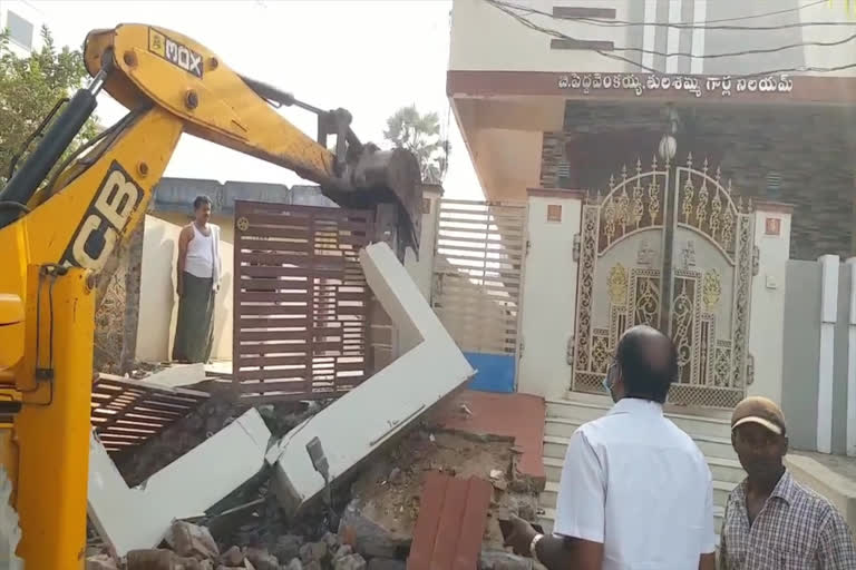 HOUSE DEMOLITION AT IPPATAM