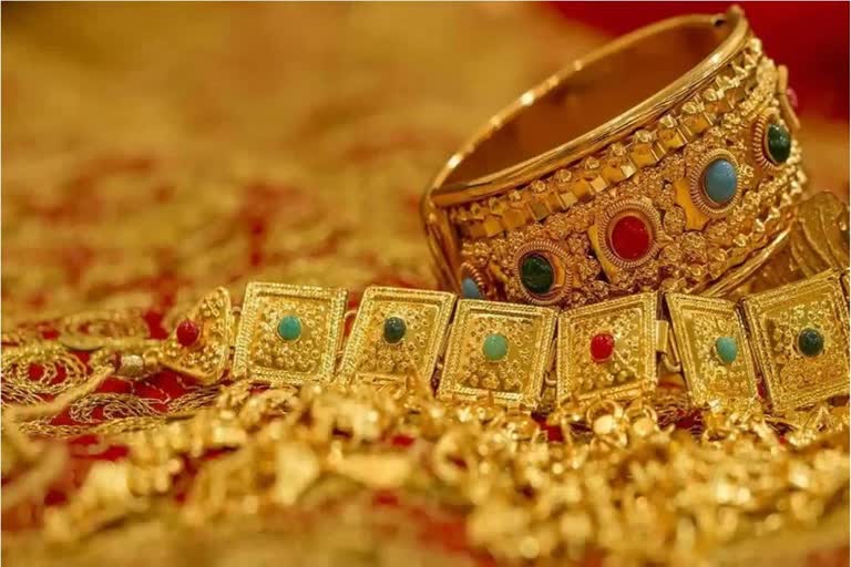 Gold jewellery sale without six-digit hallmark to be banned from next month