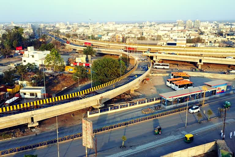Rajkot News : રંગીલા શહેરનો નઝારો બદલાયો, ગુજરાતના પહેલા નંબરના બ્રિજને ખુલ્લો મૂક્તા ટ્રાફિક થશે હળવી