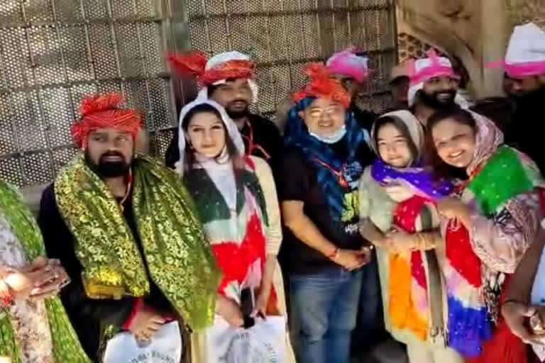 Singer Hariharan Reached Ajmer Dargah