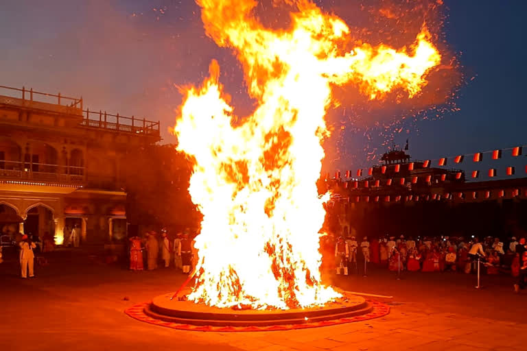 Holika Dahan in City Palace by former royal family