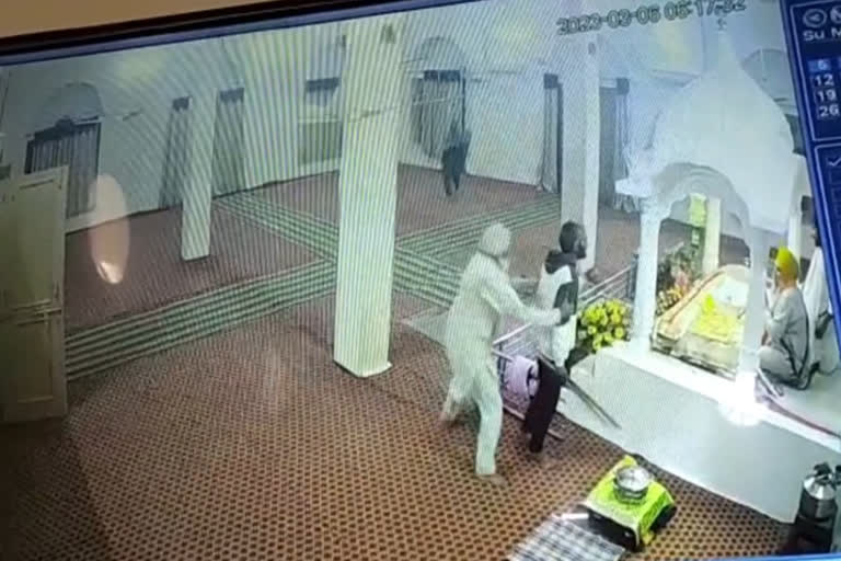 An attempt by a person to desecrate the Gurdwara Sahib of Khuddian village of Halka Lambi, Watch CCTV