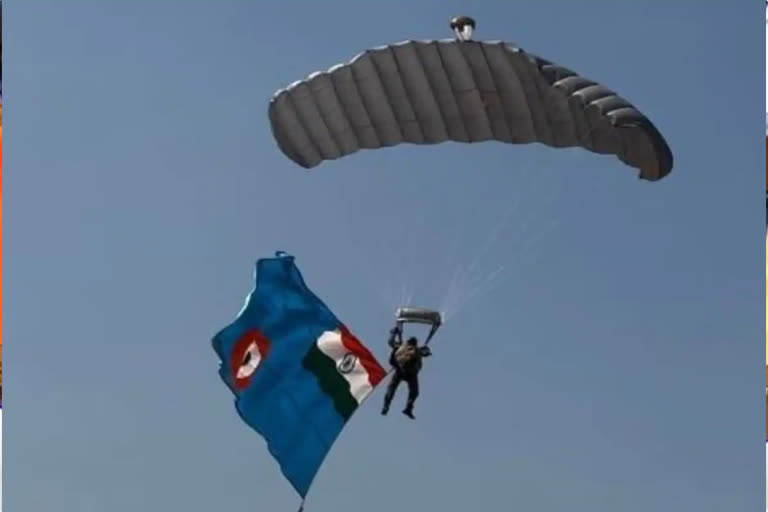 Surya Kiran Aerobatic Air Force Shows Aerial Duties, Motivates Youth to Join Air Force in Bathinda