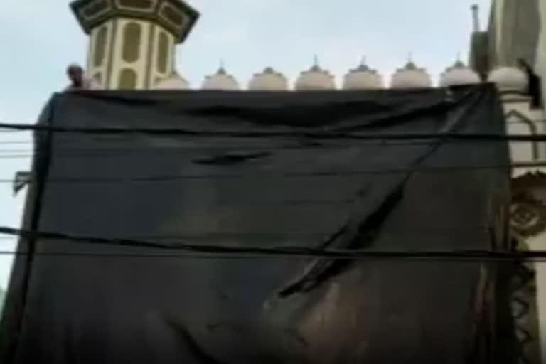 mosques covered with tirpal in aligarh