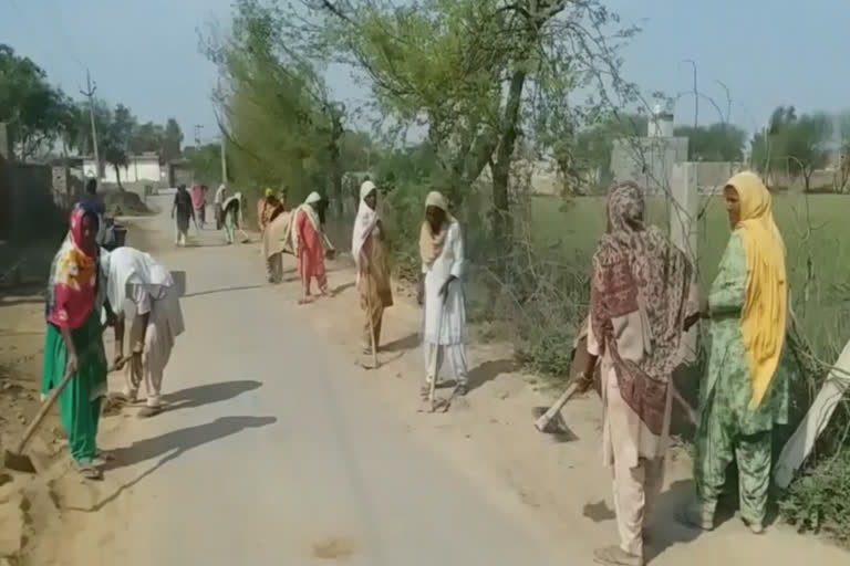 Women working in Mansa on the occasion of Holi and Womens Day