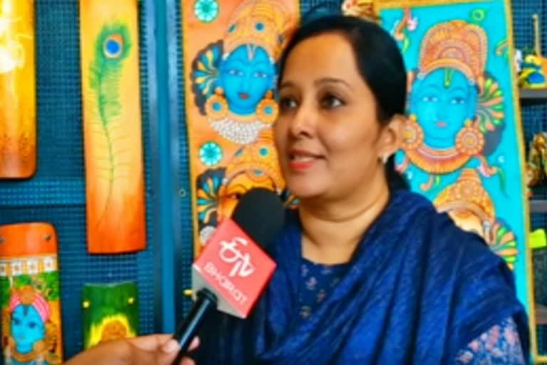 Muslim Woman Draws Hindu Gods Picture ETV Bharat