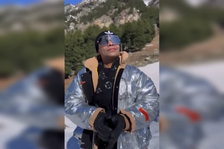 karan-johar-completes-shooting-of-rocky-aur-rani-ki-prem-kahani-in-kashmir