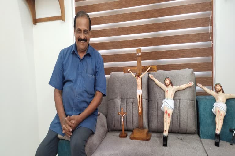 artist baby  who is making crucifixion figures  artist baby popular in france  artist making crucifixion figures  kottayam artist making crucifixion  latest news in kottayam  latest news today  ബേബിയുടെ കൈകളാല്‍ തീര്‍ത്ത രൂപങ്ങള്‍  കോട്ടയം മാന്നാനം സ്വദേശി  ക്രൂശിത രൂപങ്ങളും രൂപക്കൂടുകളും  ക്രൂശിത രൂപങ്ങള്‍ നിര്‍മിക്കുന്ന ബേബി  ഒരടി പൊക്കമുള്ള ക്രൂശിതരൂപം  കോട്ടയം ഏറ്റവും പുതിയ വാര്‍ത്ത  ഇന്നത്തെ പ്രധാന വാര്‍ത്ത