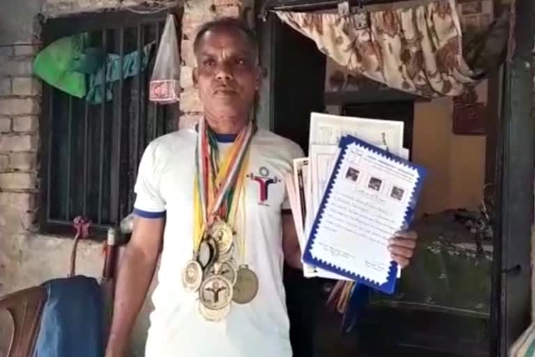 57 Years Old Weight Lifter from Jaynagar going to Nepal for an International Competition