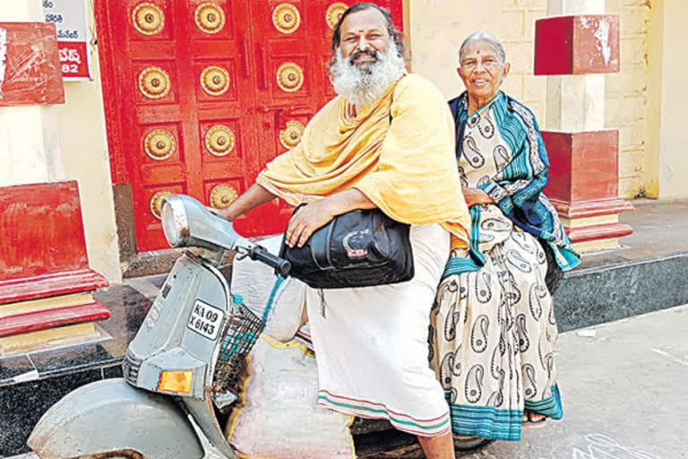 D Krishna Kumar with his mother