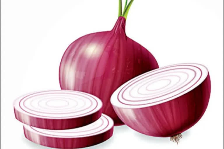 Farmers are worried due to fall in onion prices