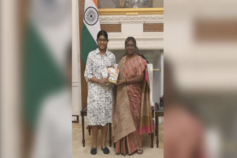 Teenage Novel writer Anantinee with president