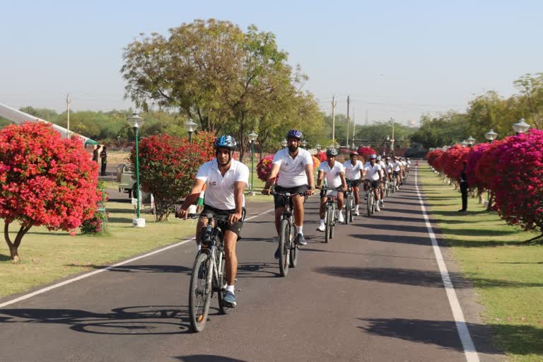 completed the cycle campaign by reaching Jodhpur,  cycled 1549 km in 17 days