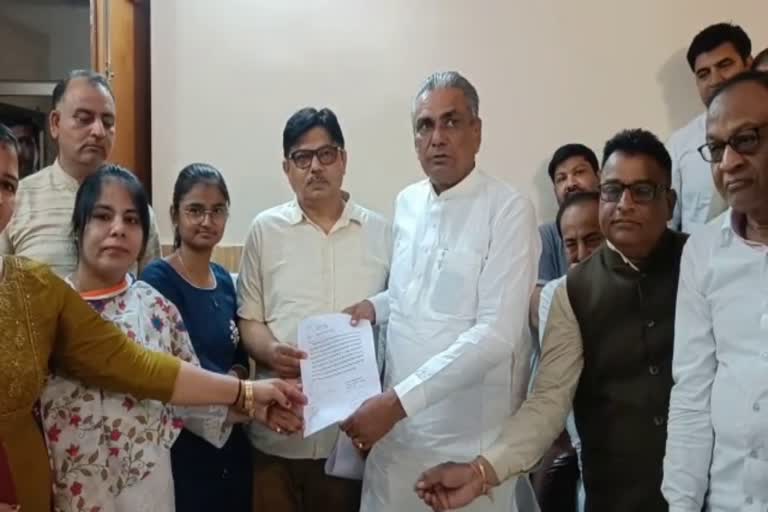 Memorandum to Fatehabad MLA Dudaram