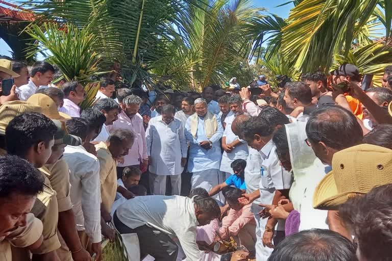 former-mp-dhruvanarayana-funeral