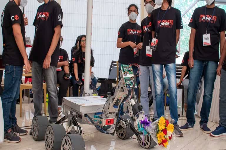 IIT Madras students in Tamil Nadu put up an exhibition of 70 excellent technology projects.