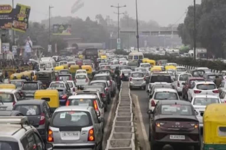 Chirag Delhi Flyover का एक हिस्सा बंद