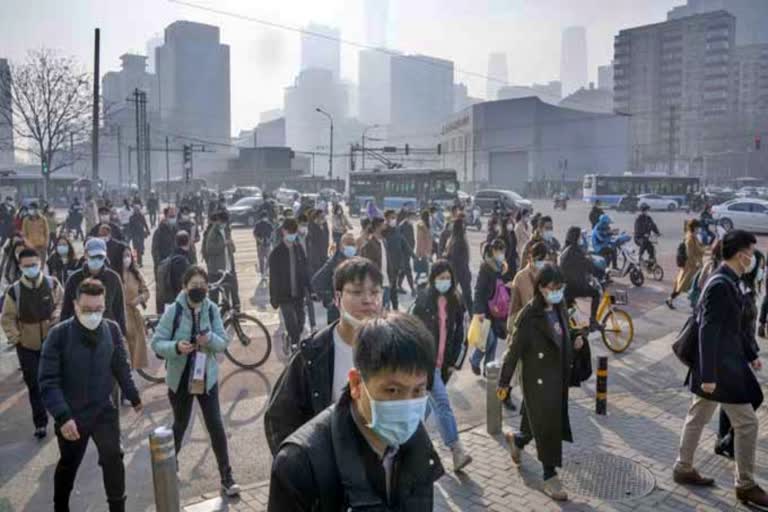 Thailand air pollution increased  Thailand air pollution  13 lakh people are sick  13 lakh people are sick over air pollution  ಬ್ಯಾಂಕಾಕ್​ನಲ್ಲಿ ಗಾಳಿಯ ಗುಣಮಟ್ಟ ತೀವ್ರವಾಗಿ ಕುಸಿತ  ಥಾಯ್ಲೆಂಡ್ ಆರೋಗ್ಯ ಇಲಾಖೆ ಎಚ್ಚರಿಕೆ  ಥಾಯ್ಲೆಂಡ್ ರಾಜಧಾನಿ ಬ್ಯಾಂಕಾಕ್  2 ಲಕ್ಷ ಮಂದಿ ಆಸ್ಪತ್ರೆಗೆ  ರಾಜಧಾನಿ ಬ್ಯಾಂಕಾಕ್‌ನ ಸ್ಥಿತಿ ತುಂಬಾ ಹದಗೆಟ್ಟಿದೆ  ಥೈಲ್ಯಾಂಡ್‌ನಲ್ಲಿ ವಾಯು ಮಾಲಿನ್ಯದ ಬೆದರಿಕೆ  ಸಾರ್ವಜನಿಕ ಆರೋಗ್ಯ ಸಚಿವಾಲಯ  ಆಸ್ಪತ್ರೆ ಪಾಲಾದ 2 ಲಕ್ಷಕ್ಕೂ ಅಧಿಕ ಜನ  ವಾಯು ಮಾಲಿನ್ಯ ಎಫೆಕ್ಟ್​