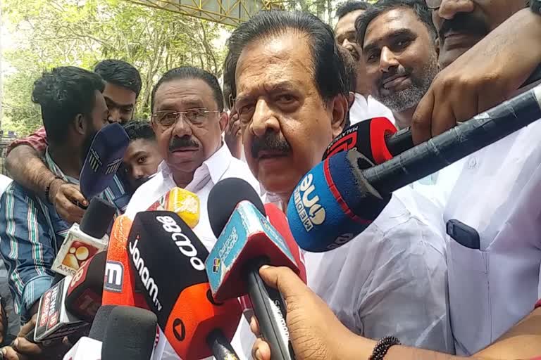 KPCC action over MK Raghavan  action over MK Raghavan and K Muraleedharan  Congress leaders response  KPCC  Former Opposition Leader  Ramesh Chennithala  UDF Convenor  MM Hassan  നടപടി എടുക്കേണ്ടത് എഐസിസി നേതൃത്വം  മാനദണ്ഡം പാലിച്ചില്ലെന്ന് ഹസന്‍  കെപിസിസി നീക്കത്തെ തള്ളി നേതാക്കള്‍  കെപിസിസി  കെപിസിസി നീക്കത്തെ തള്ളി  മുൻ പ്രതിപക്ഷ നേതാവ് രമേശ്‌ ചെന്നിത്തല  പ്രതിപക്ഷ നേതാവ്  രമേശ്‌ ചെന്നിത്തല  ചെന്നിത്തല  യുഡിഎഫ് കൺവീനർ  തിരുവനന്തപുരം  എഐസിസി അംഗങ്ങളിൽ നിന്ന് കെപിസിസി വിശദീകരണം  നിയമസഭ  ബ്രഹ്മപുരം