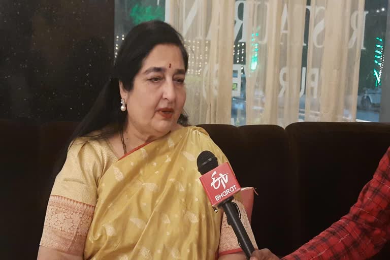 Anuradha Paudwal In Sultanpur