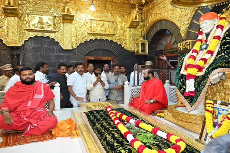 S Niranjan Reddy visited in Shirdi