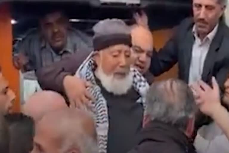 Israel releases oldest Palestinian prisoner after 17 years in jail