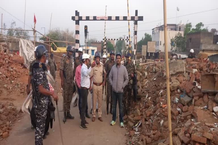 Villagers attack railway, district administration and police team in Bokaro, 5 policemen including DSP injured