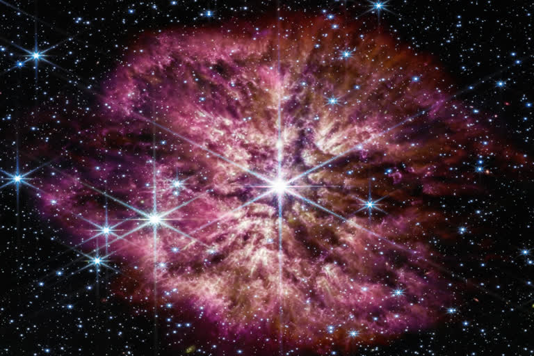 NASA Captures Star On Cusp Of Death