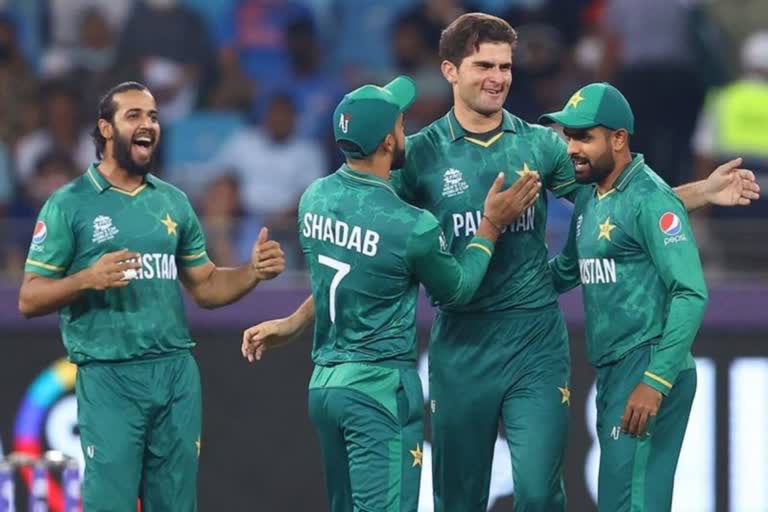 Rashid Latif criticize Pakistan Cricket Board  Rashid Latif  Pakistan Cricket Board  Babar Azam  Shaheen Shah Afridi  പാക്കിസ്ഥാന്‍ ക്രിക്കറ്റ് ബോര്‍ഡ്  പാക് ക്രിക്കറ്റ് ബോര്‍ഡിനെതിരെ റാഷിദ് ലത്തീഫ്  റാഷിദ് ലത്തീഫ്  ബാബര്‍ അസം  ഷഹീൻ ഷാ അഫ്രീദി  ഷദാബ് ഖാന്‍  Shadab Khan