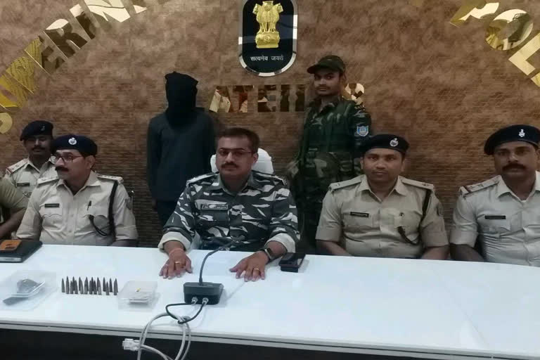 police arrested five lakh reward Maoist In Latehar