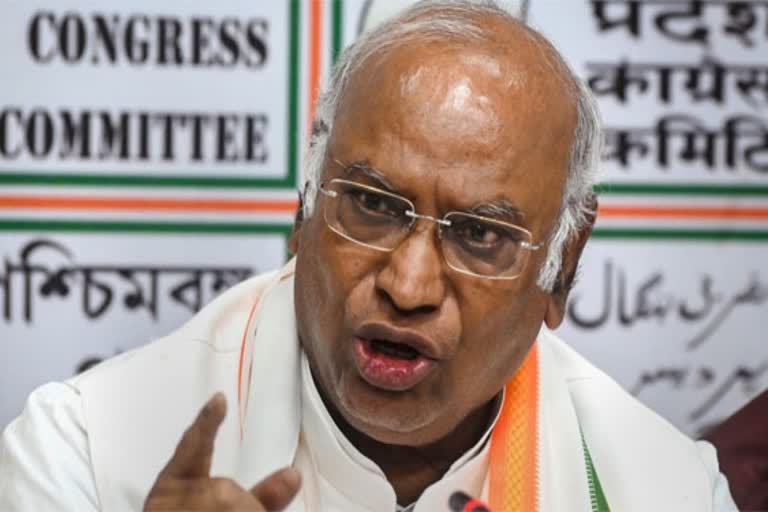 Kharge Attacks Centre