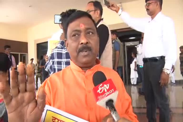BJP MLA Shashi Bhushan Mehta angry for not raising questions in proceedings of Jharkhand Assembly