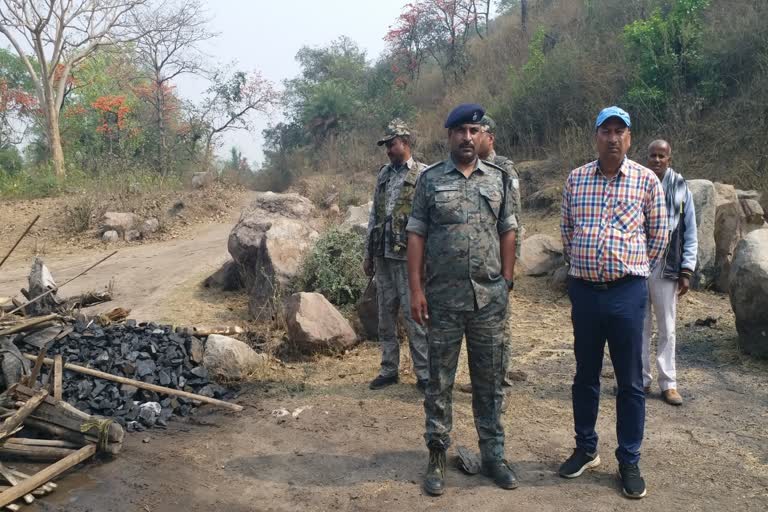 Police Action against illegal coal smugglers in Giridih