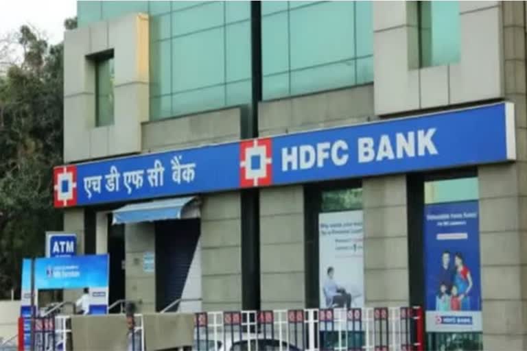 RBI imposes Rs 5 lakh penalty on HDFC