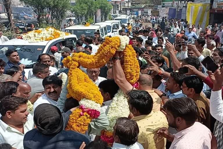 digvijay singh apologizes to journalists in guna