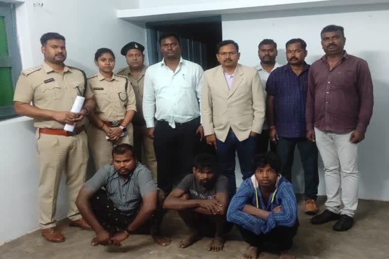 accused arrested with pangolin skin in Surajpur