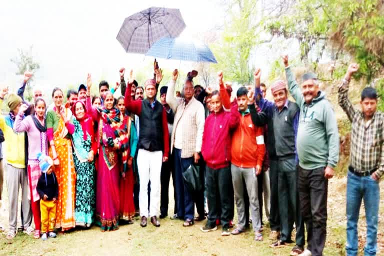 Villagers demonstrated for the road in almora