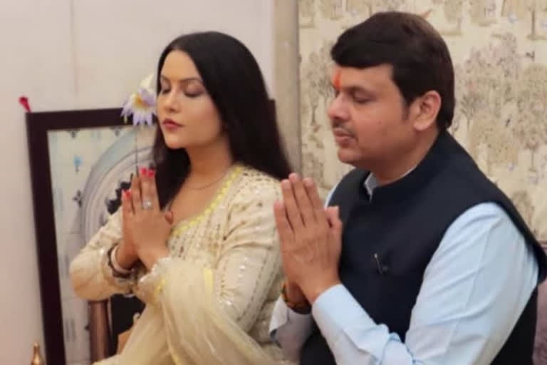 Amruta Fadnavis bribe FIR: Bookie Anil Jaisinghani held from Gujarat