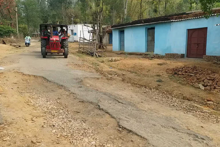 Latehar rural road in Jharkhand is full of potholes