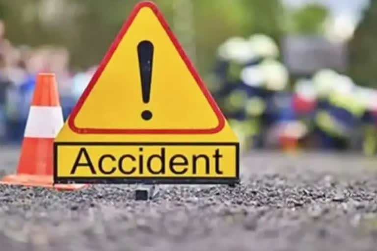 Ahmedabad Accident: વિશાલા સર્કલ પર પૂરઝડપે આવતી AMTS બસે રિક્ષા સહિતના વાહનોને લીધા અડફેટે, 2 ઈજાગ્રસ્ત