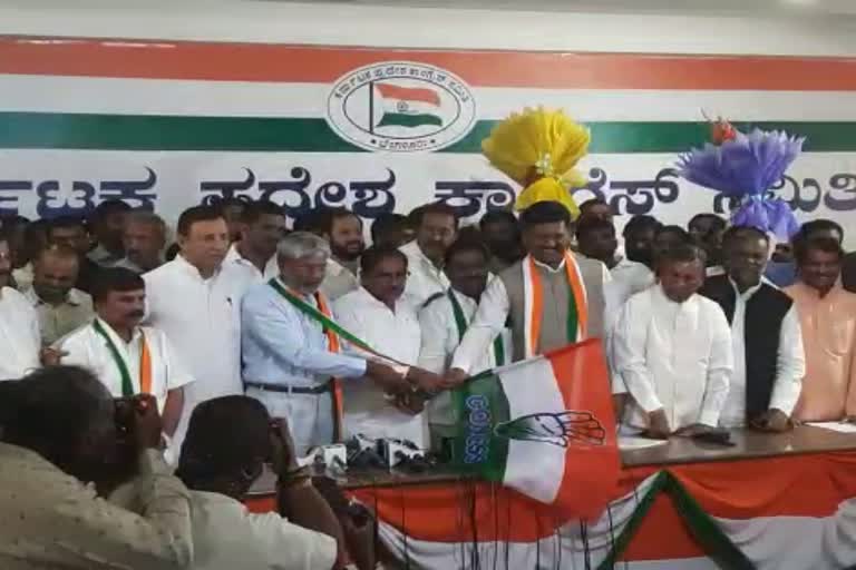 four prominent leaders of dalit community joined congress
