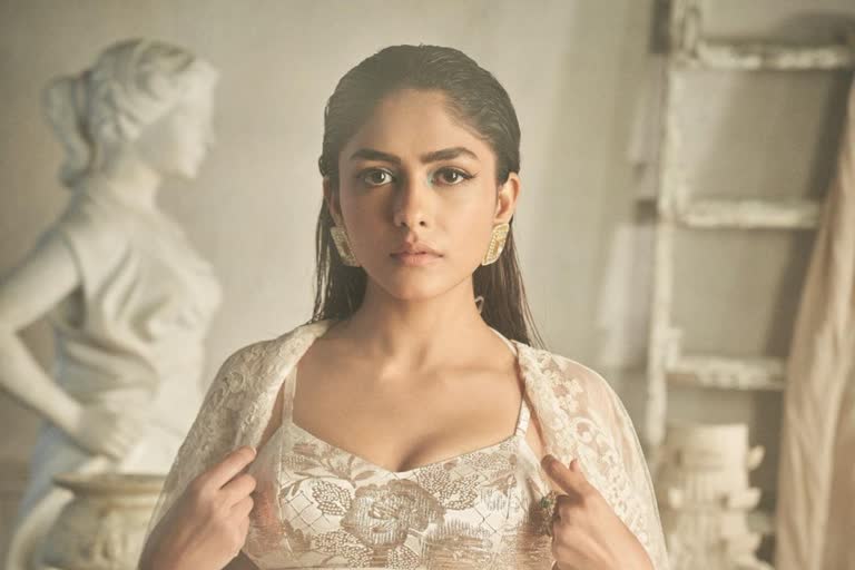 Mrunal Thakur posts picture of her crying, talks about being naive and vulnerable