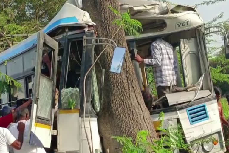 Road accident in Yadadri Bhuvanagiri district