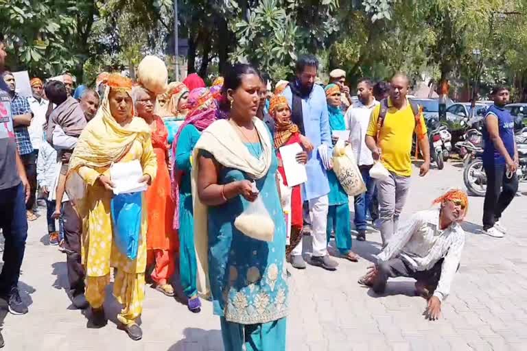 Protest against Haryana Parivar Pehchan Card in Rohtak