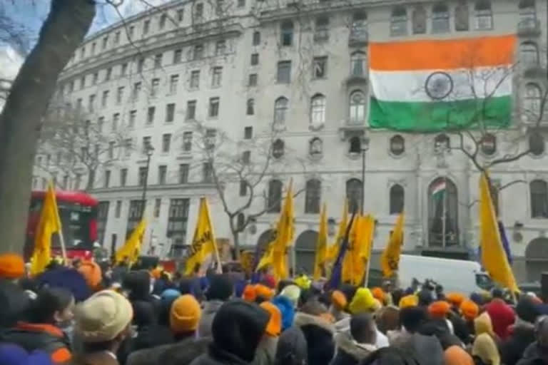 Suspected Khalistanis hold fresh protest behind barricade at Indian High Commision in UK