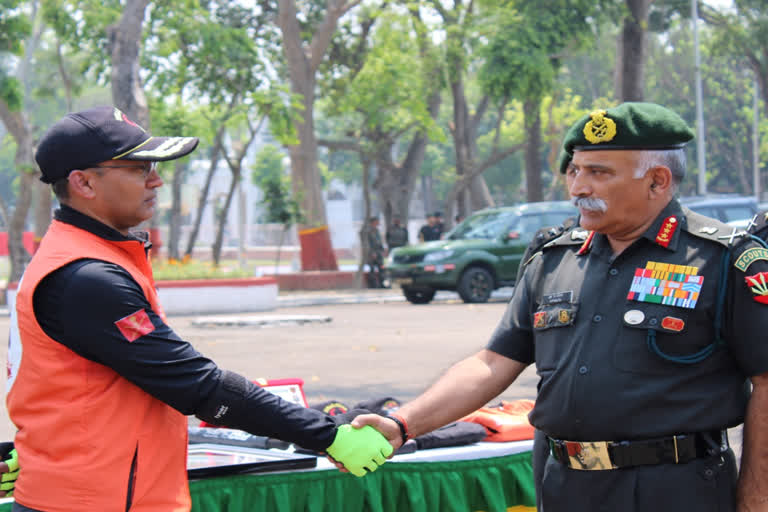 Purvottar Bharat Parikrama began at Kolkata